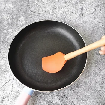 29cm Yüksek sıcaklığa dayanıklı silikon spatula ahşap saplı Pişirme araçları Kauçuk spatula Kek yumuşak spatula Görüntü 2