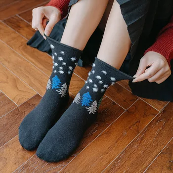Q Karikatür Noel Desen Orta Tüp Çorap Bayanlar Kazık Çorap Kadınlar için Pamuk Japon Tarzı Yumuşak Kadın Sonbahar Kış Güzel Hediyeler