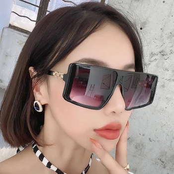 Yeni Moda Boy Degrade Lüks Kadın SunglassesVintage Alaşım Zincir Çerçeve Kare güneş gözlüğü Erkekler Kadınlar için Zarif Tonları